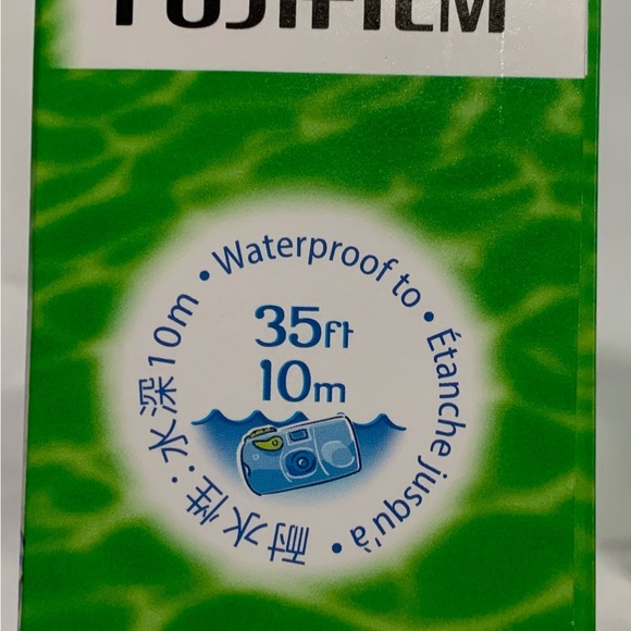 Supreme FujiFilm Waterproof Camera SS24 New - Picture 4 of 7